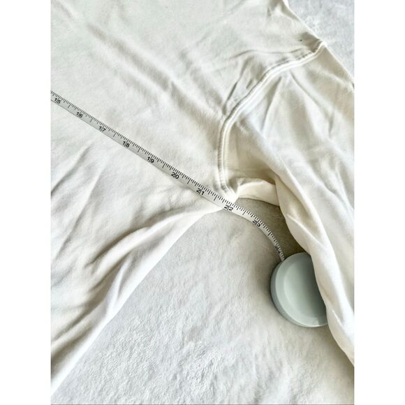 Brandy Melville white crewneck sweatshirt one size - Picture 7 of 9